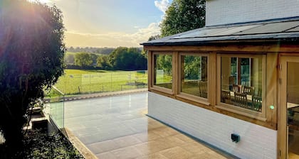 4 bedroom accommodation in Malvern