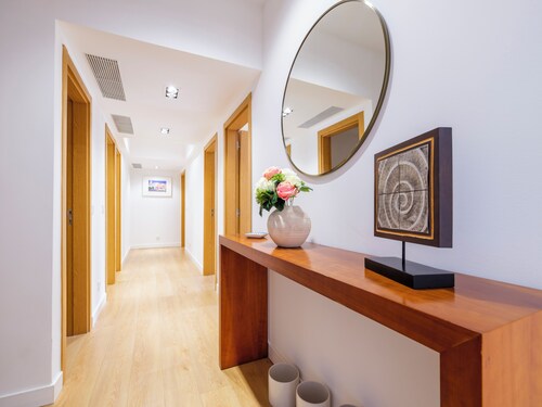Olivais - Large Apartment Near Airport