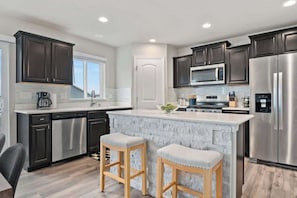 Refrigerador, microondas, horno, placa de cocina