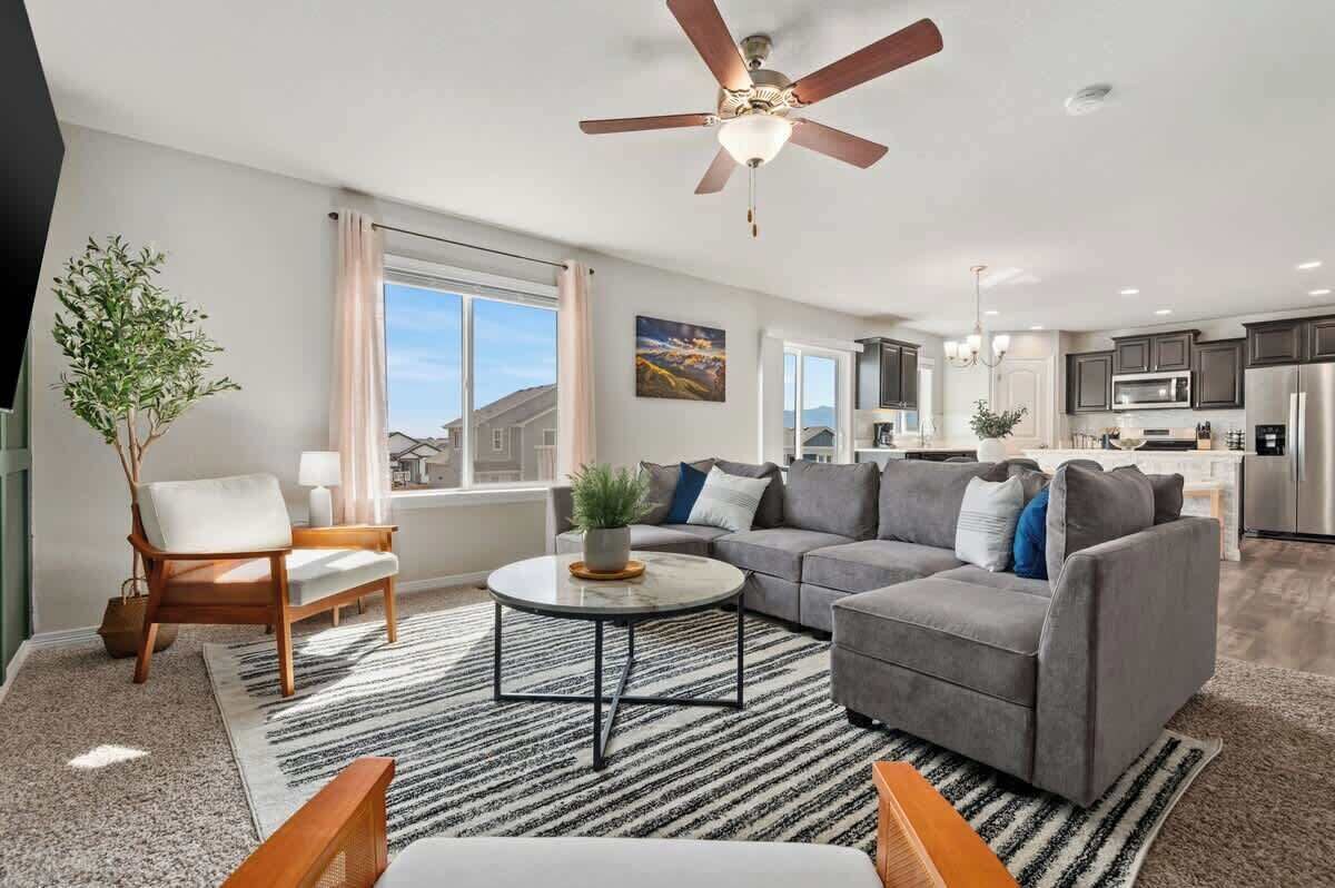 TV, fotballspill og kontorer