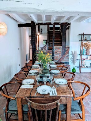 Dining - ღ LES DEUX AILES - Wooded park, with billiards and wifi 1h30 from Paris (Triguères)