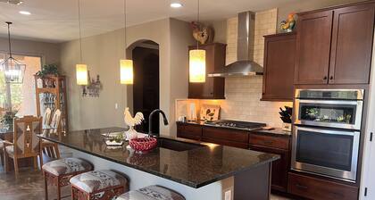 Spectacular 2BD/2BA Home with Courtyard on a Corner Lot at Dove Mountain