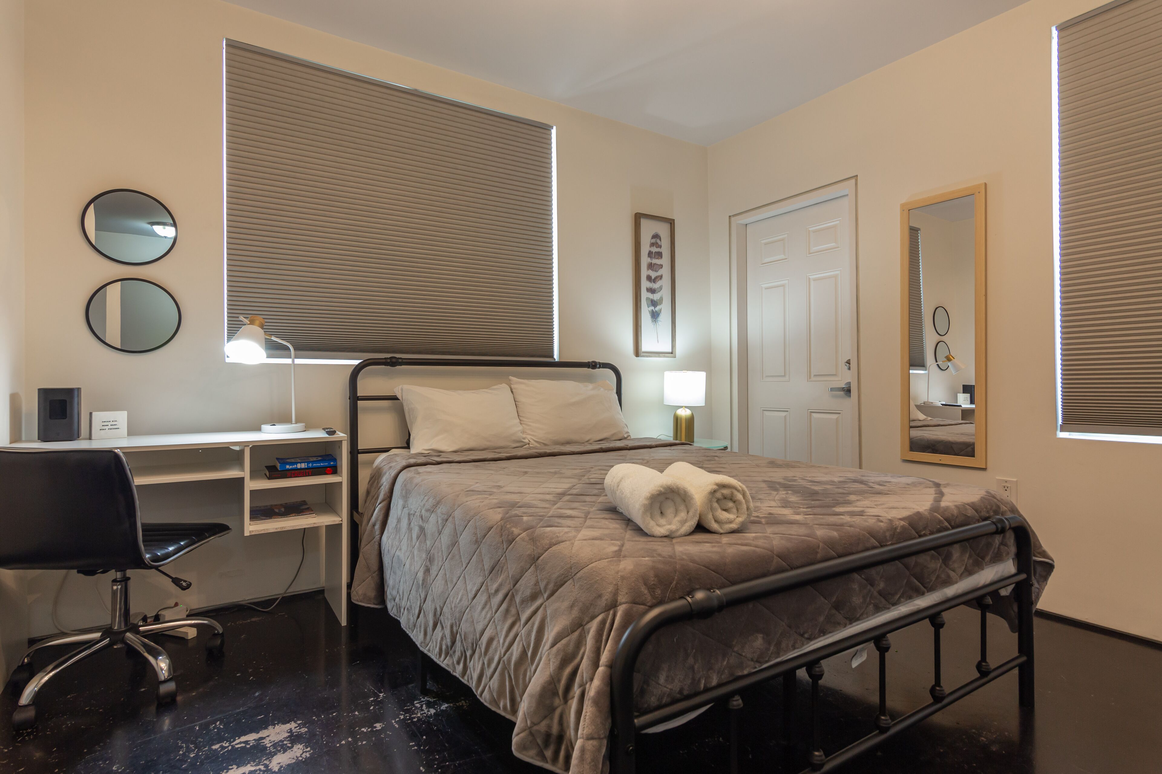 Chic Wynwood Apartment with balcony - Downtown 5 minutes - Miami Beach 10 min