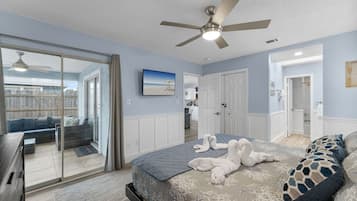 3 bedrooms, in-room safe, iron/ironing board, travel cot