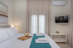 2 bedrooms, in-room safe, iron/ironing board, WiFi