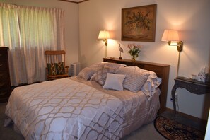 2 bedrooms, desk, iron/ironing board, travel crib - Tranquil, Nostalgic Riverfront Property on 1/2 acre on White Pass (Naches)