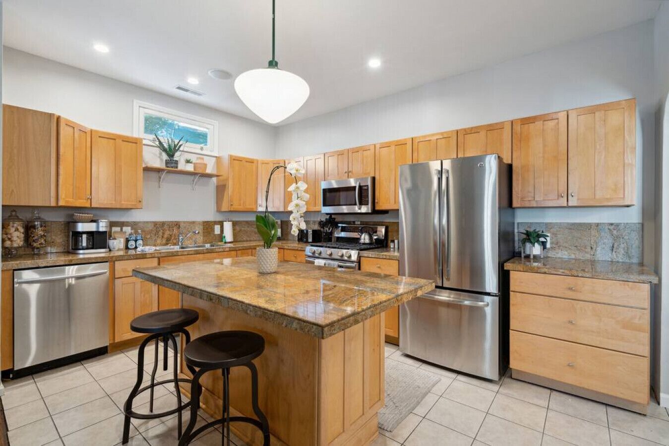 冰箱、微波炉、烤箱、炉灶