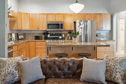 The Agave- 3 Bedroom Historic Cottage