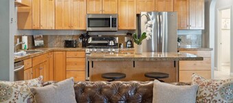 The Agave- 3 Bedroom Historic Cottage