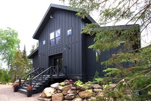 Exterior - New Rustic Modern Cabin - Ski, Winery, Lake View, Lutsen, Grand Marias, Sleeps 8 (Lutsen)