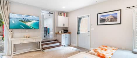 3 makuuhuonetta, työpöytä, silitysrauta/-lauta, Wi-Fi