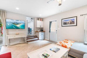 3 Schlafzimmer, Schreibtisch, Bügeleisen/Bügelbrett, WLAN