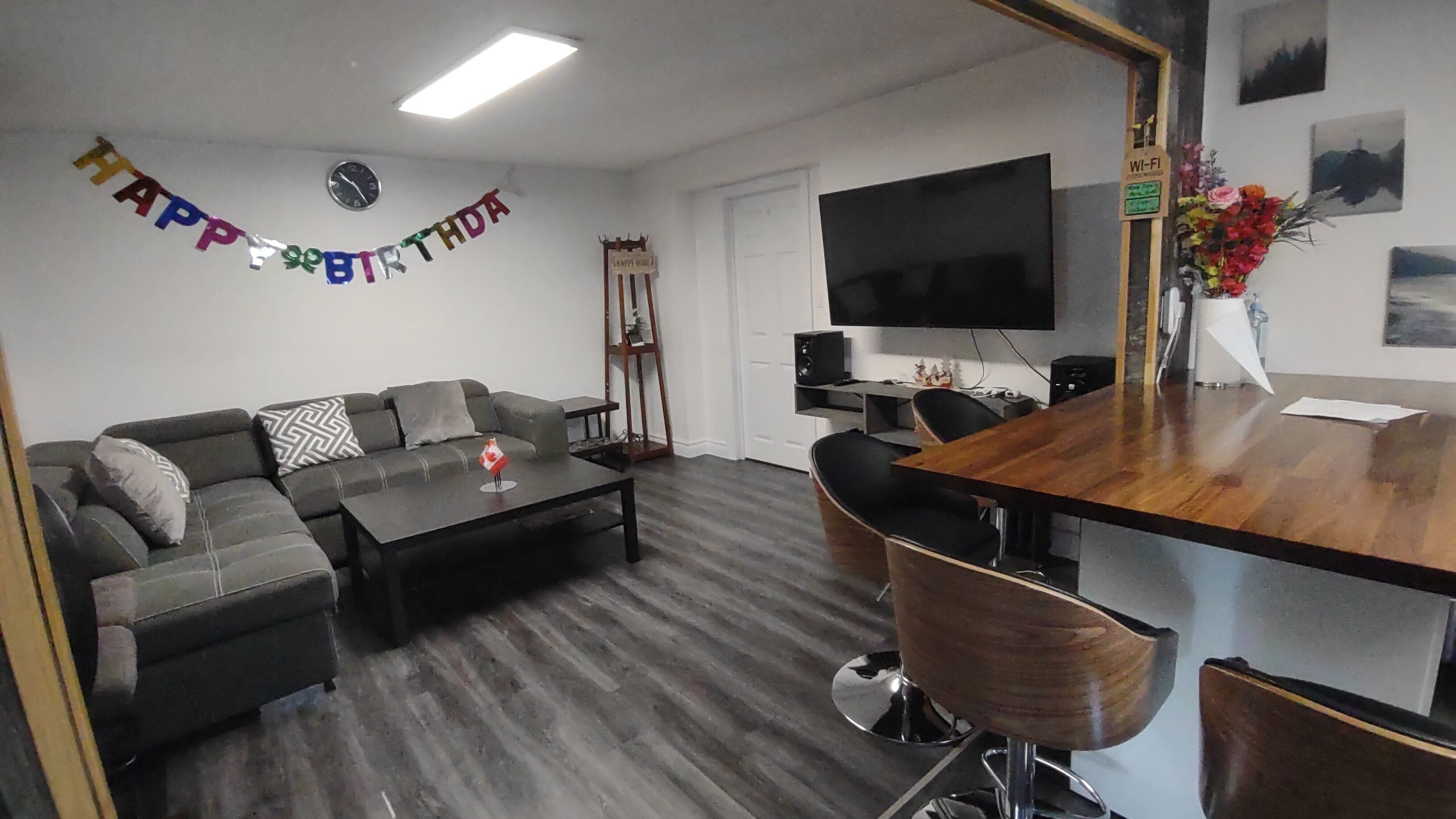 Min Walk To Falls, All Attractions. 3 Over Size Brs,4 Bed 2 Sofabed  Large Patio - Niagara Falls