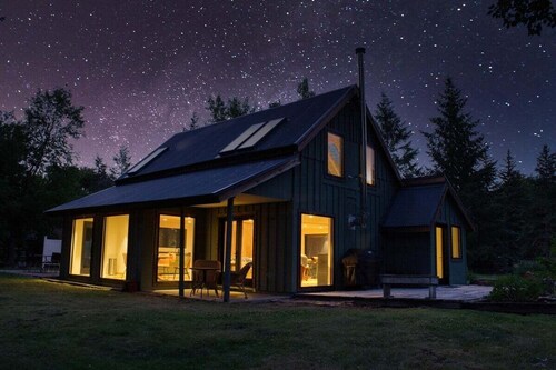 Charming Scandinavian Modern Riverfront Fishhouse