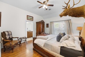 3 Schlafzimmer, Schreibtisch, Bügeleisen/Bügelbrett, kostenloses WLAN
