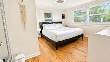 2 habitaciones, tabla de planchar con plancha, wifi y ropa de cama
