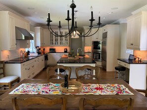 Fridge, microwave, oven, stovetop - Tranquil Sag Harbor Retreat with water sunset views and access steps away (Sag Harbor)