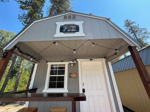 Casita 2, Tiny Home in Wood Area, 1 Mile From Glacier Entrance- 2 Guests