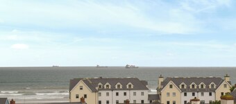 Choose Ty Celyn for its great location just a short walk from the beach.