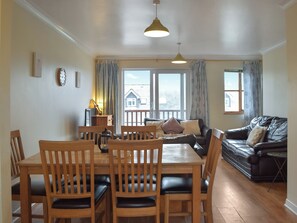Living area - Choose Ty Celyn for its great location just a short walk from the beach. (Broad Haven)