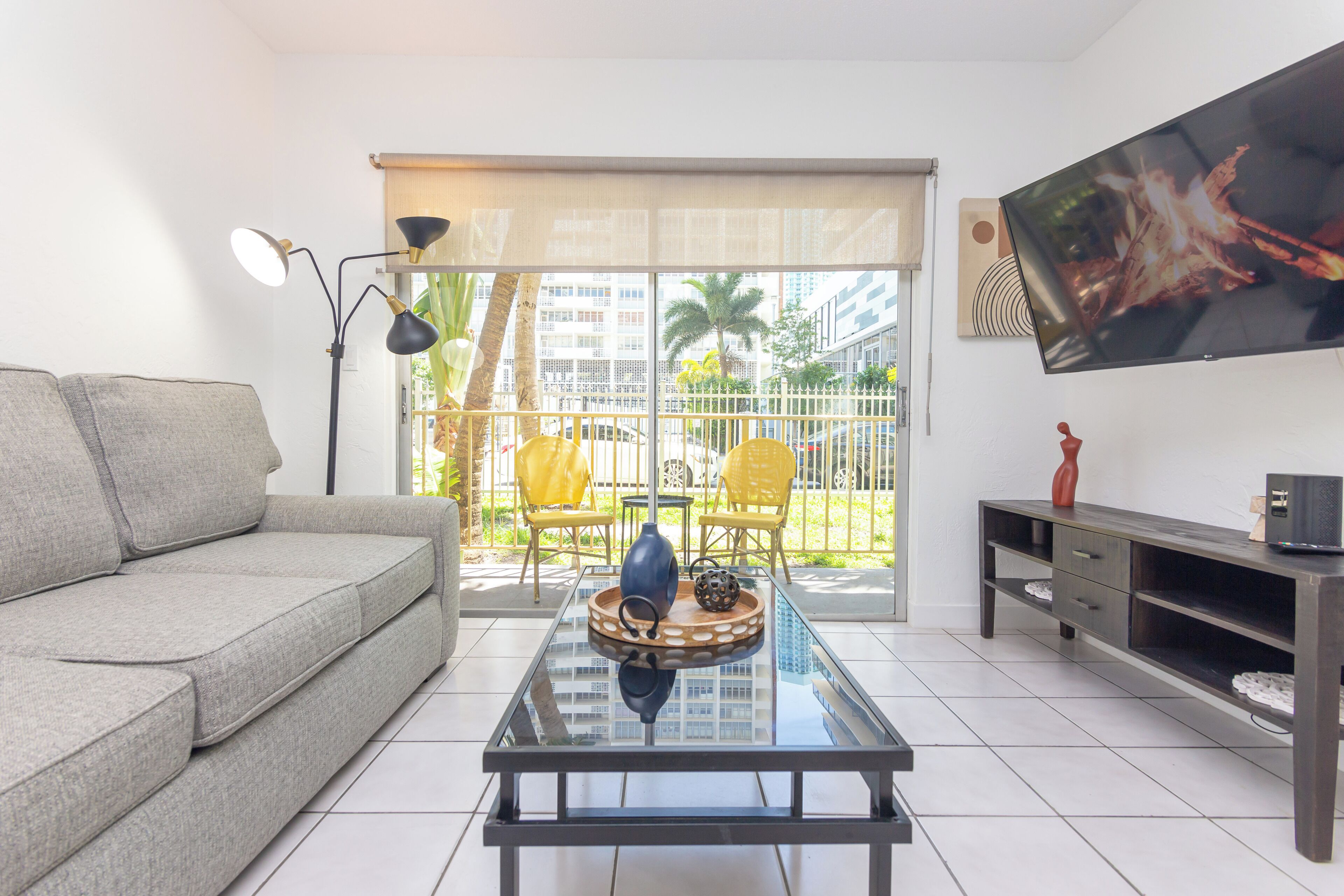 Chic Miami apartment - right  in the heart of Wynwood -  free parking & balcony