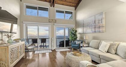BEACHFRONT 3 Bdrm/2.5 Bth, Private Beach Access, Patio, Balcony, 3 Steps to Sand