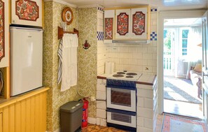 Réfrigérateur, four, plaque de cuisson, cafetière/bouilloire