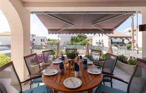 Outdoor dining - Beautiful home in Zadar (Zadar)
