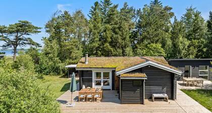 Lovely home in Højslev with kitchen