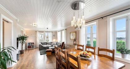 Cozy home in Vanse with kitchen