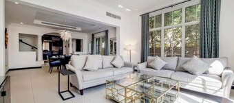 Lovely sea view furnished apartment