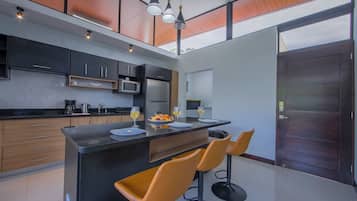 Fridge, microwave, stovetop, blender