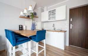 Kühlschrank, Herdplatte, Geschirrspüler