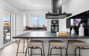 Fridge, oven, stovetop, dishwasher - Awesome home in Vodice (Vodice)