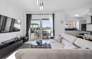 Smart TV - Awesome home in Vodice (Vodice)