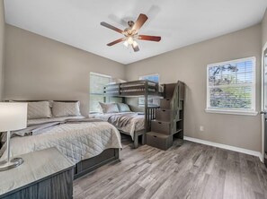 5 Schlafzimmer, Bügeleisen/Bügelbrett, kostenloses WLAN, Bettwäsche