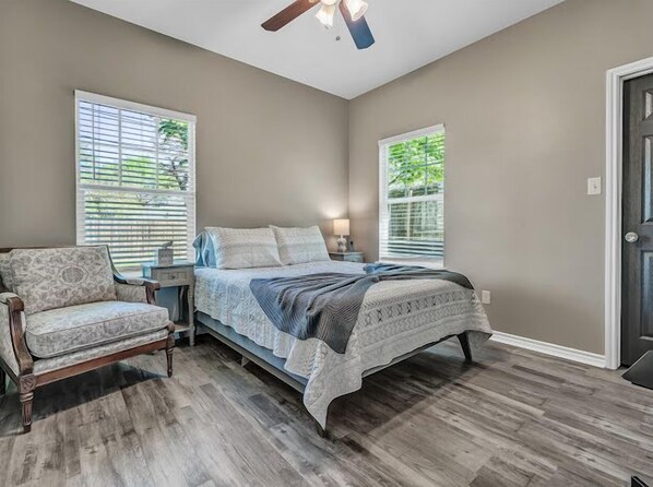 5 chambres, fer et planche à repasser, Wi-Fi gratuit, draps fournis