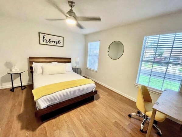 4 Schlafzimmer, Bügeleisen/Bügelbrett, kostenloses WLAN, Bettwäsche