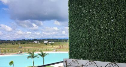 Hermoso departamento en un paraíso tropical con vista a la playa en Santa Cruz