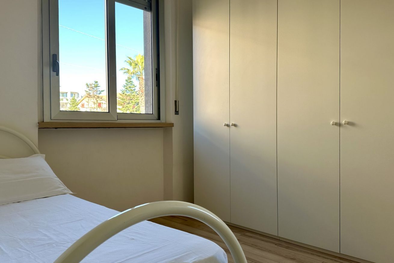 2 bedrooms, bed sheets