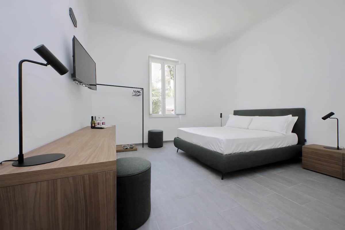 Superior Room, 1 Queen Bed, Ground Floor