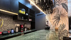 Superior Suite | Private kitchen | Espresso maker, coffee/tea maker, electric kettle - Mudem Butik (Istanbul)