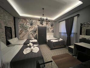 Minibar, in-room safe, desk, soundproofing - Mudem Butik (Istanbul)