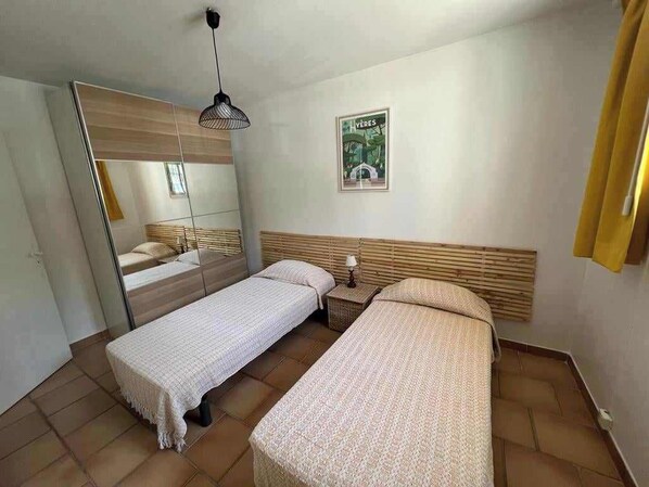 2 bedrooms, iron/ironing board, travel cot, bed sheets