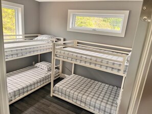 3 bedrooms, free WiFi, bed sheets