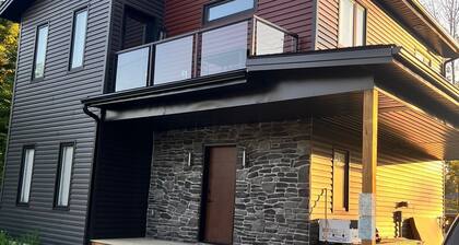 House in Sauble Beach hosted by Maleeha and Raza.