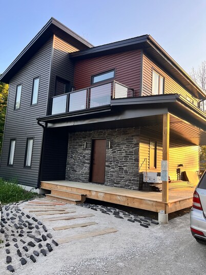 House in Sauble Beach hosted by Maleeha and Raza.