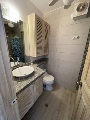 Apartemen Deluks | Kamar mandi