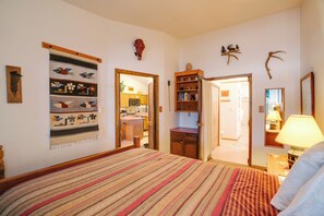 1 bedroom, iron/ironing board, WiFi, bed sheets - Condo with Hot Tub and Resort Shuttle Access (Angel Fire)