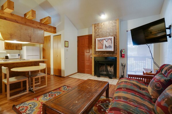 TV, fireplace, DVD player